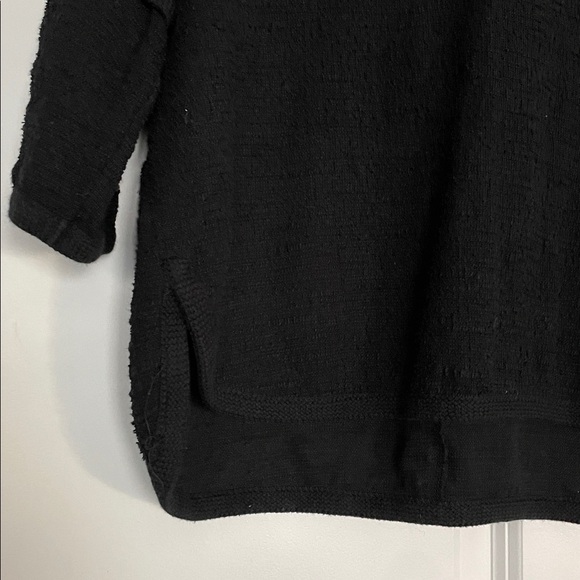 Max Studio Top Women Size M Black Textured Fabric Cropped Scooped Hemline - Picture 3 of 14